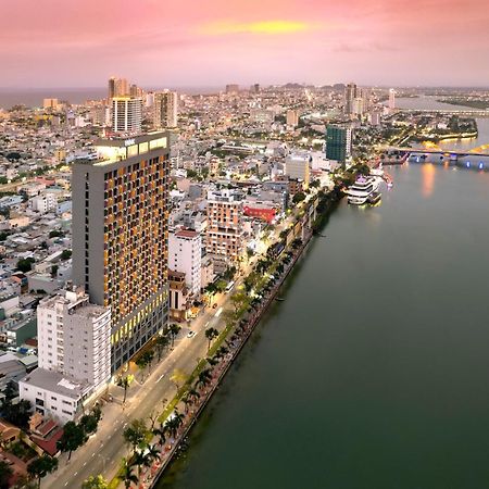 Wink Icon Hotel Danang Riverside - Luxury Suites - 24Hrs Stay & Rooftop Pool Bar Екстериор снимка