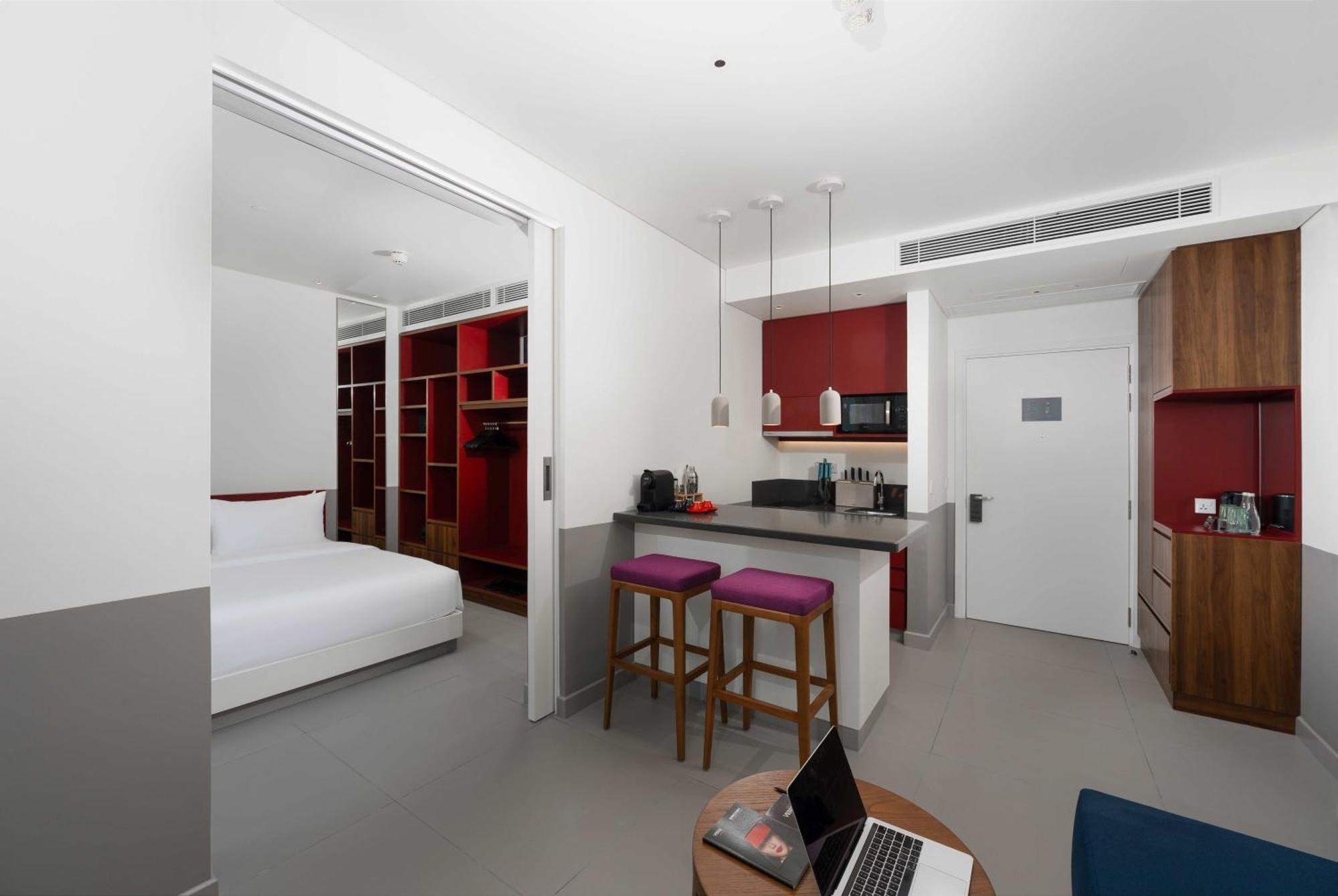 Wink Icon Hotel Danang Riverside - Luxury Suites - 24Hrs Stay & Rooftop Pool Bar Екстериор снимка