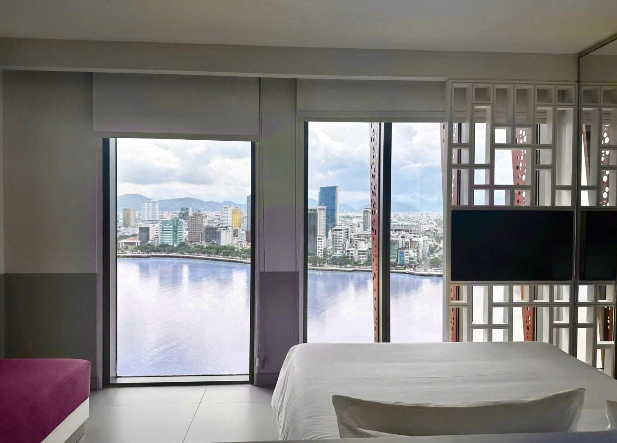 Wink Icon Hotel Danang Riverside - Luxury Suites - 24Hrs Stay & Rooftop Pool Bar Екстериор снимка