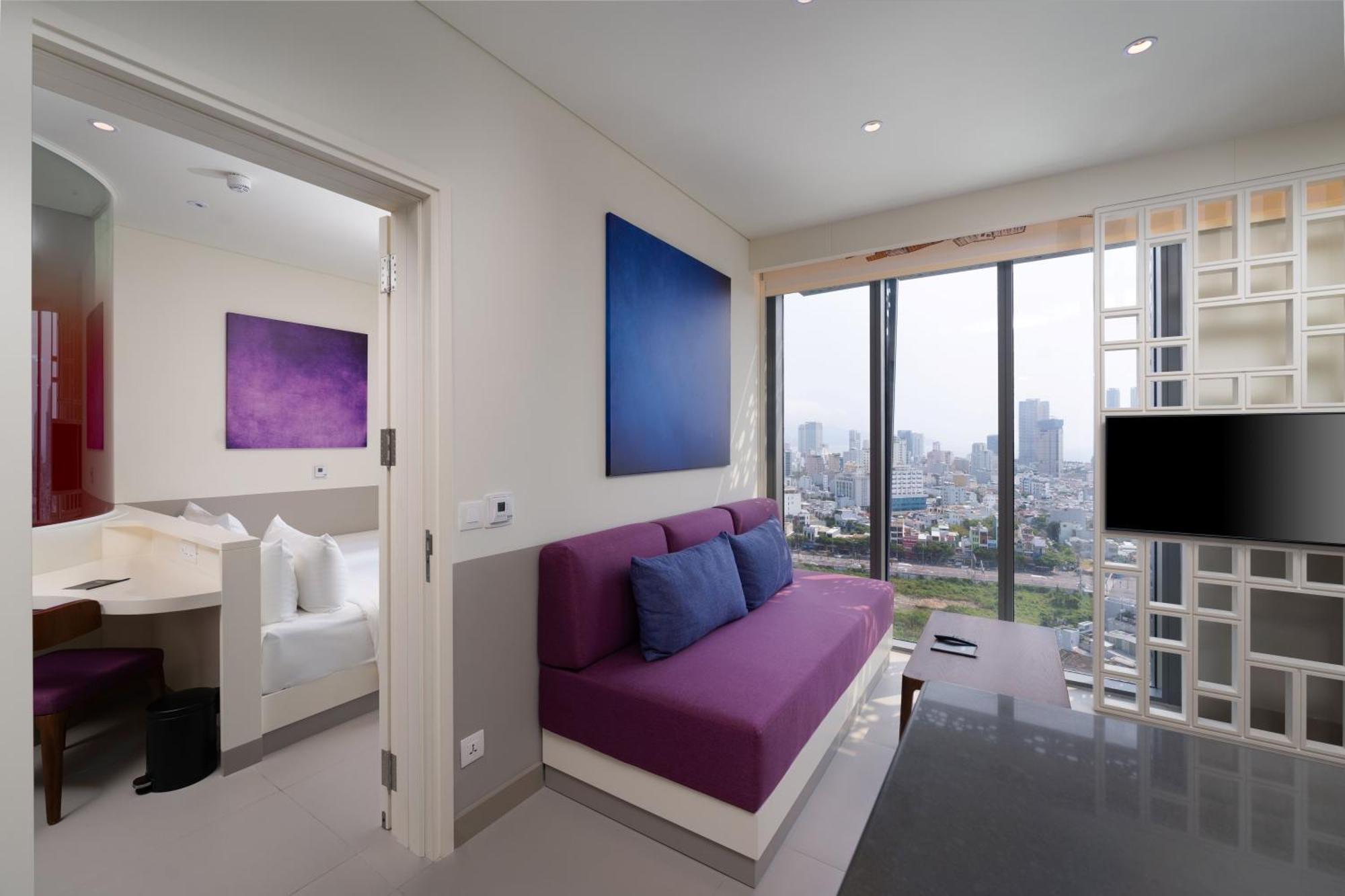 Wink Icon Hotel Danang Riverside - Luxury Suites - 24Hrs Stay & Rooftop Pool Bar Екстериор снимка