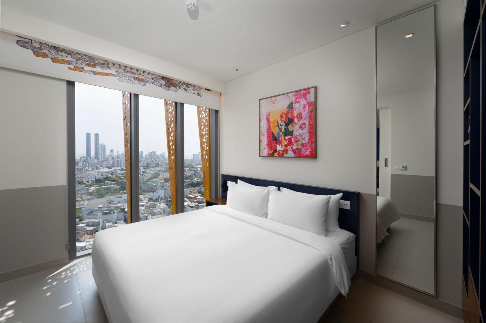 Wink Icon Hotel Danang Riverside - Luxury Suites - 24Hrs Stay & Rooftop Pool Bar Екстериор снимка