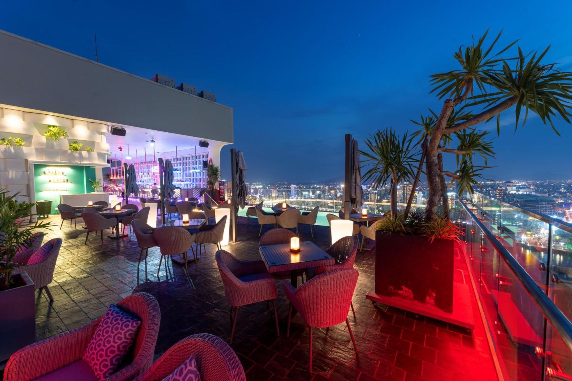 Wink Icon Hotel Danang Riverside - Luxury Suites - 24Hrs Stay & Rooftop Pool Bar Екстериор снимка