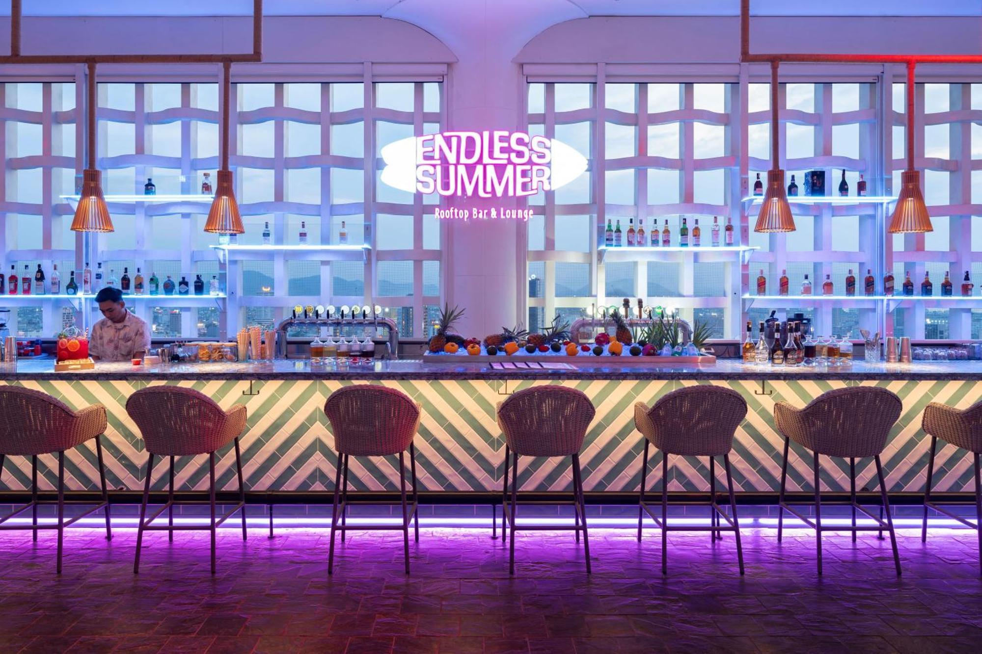 Wink Icon Hotel Danang Riverside - Luxury Suites - 24Hrs Stay & Rooftop Pool Bar Екстериор снимка